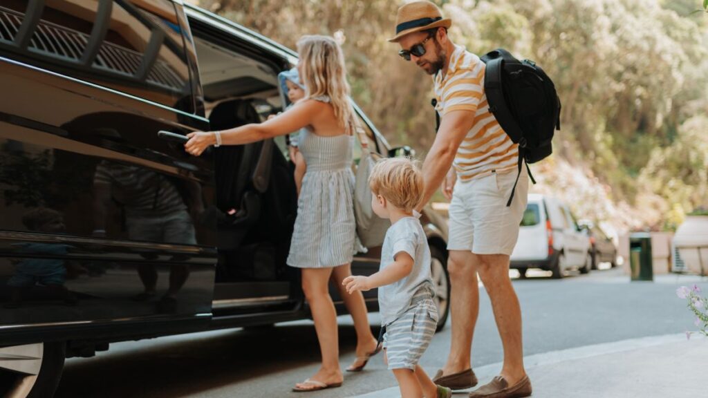 Private Airport Transfers vs Shared Shuttles