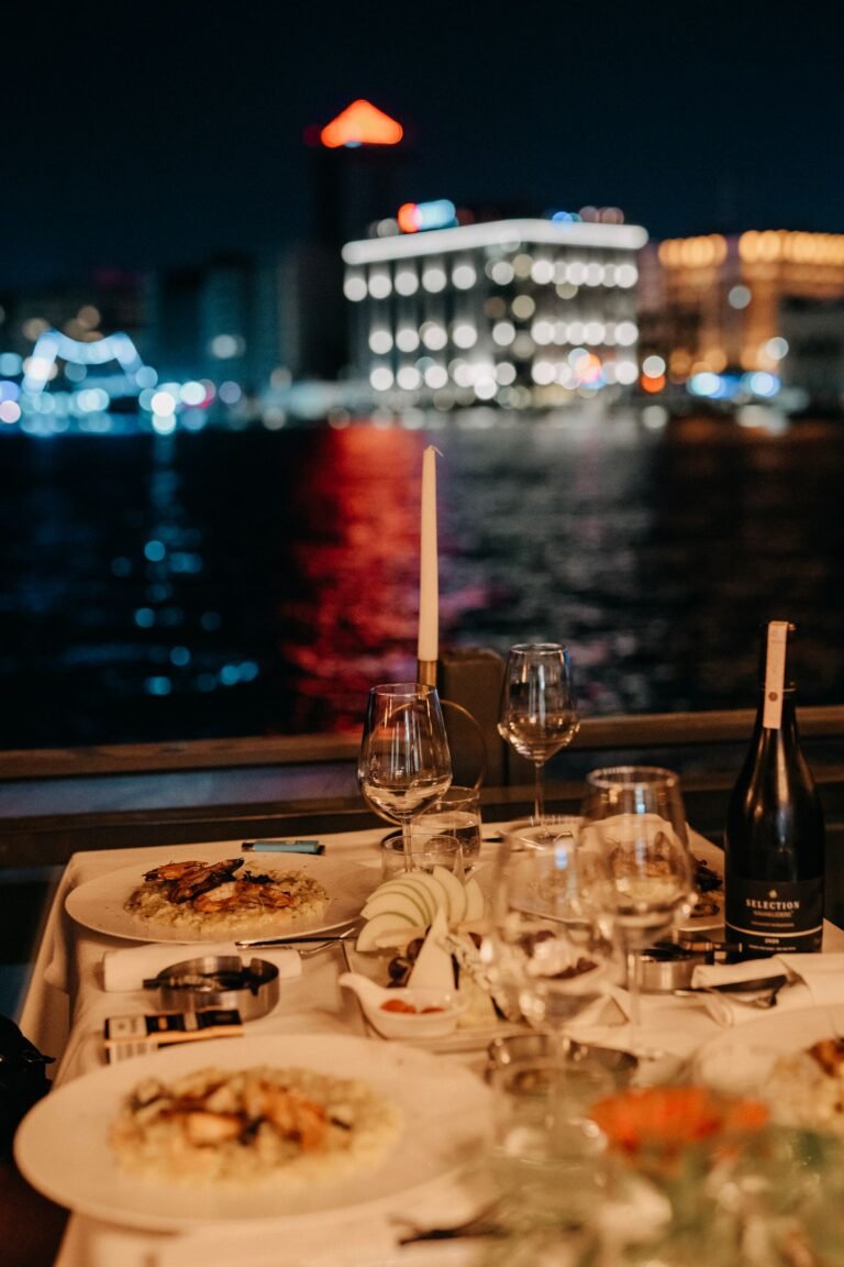 Dubai Marina Yacht Dinner Cruise with Live Music & Open Bar — photo 4