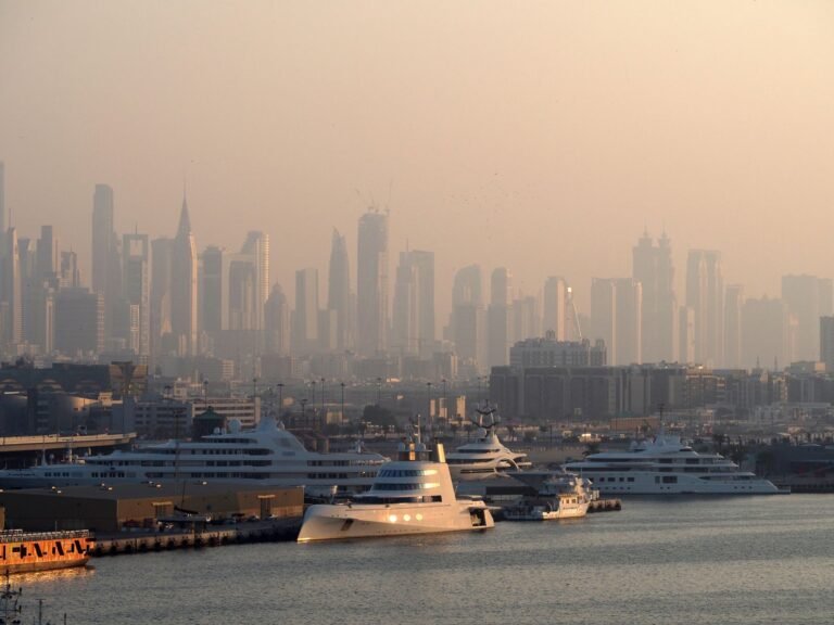 Mega Yacht Dinner Cruise with Buffet & Live Shows — photo 2