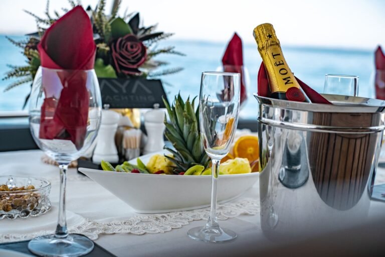 Mega Yacht Dinner Cruise with Buffet & Live Shows — photo 4